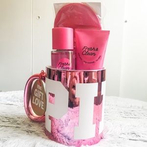 VS PINK MUG GIFT SET